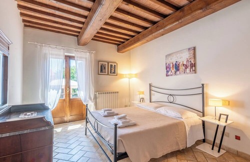 Sovicille Otro | Farmhouse 'Podere Il Moro' with Private Pool, Wi-Fi and Air Conditioning