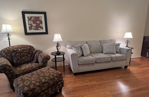 Milan Apartamento | Spacious, Vibrant Downtown Milan Mich Apartment-Between Ann Arbor and Detroit
