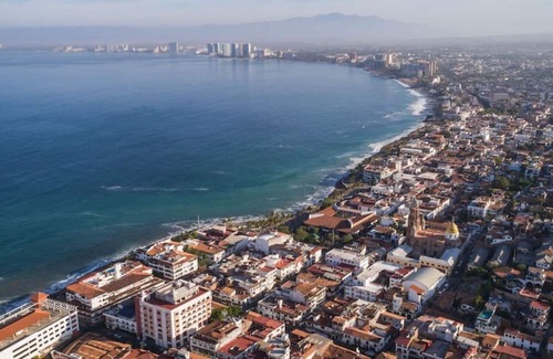 Conchas Chinas Apartamento | 🌊 Experience Beachfront Bliss 2-Bedroom Suite Ocean View! 🌴