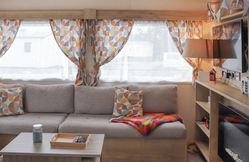 Rhyd-y-clafdy Cabaña | Perfect for families, walking distance to all amenities and the beach.