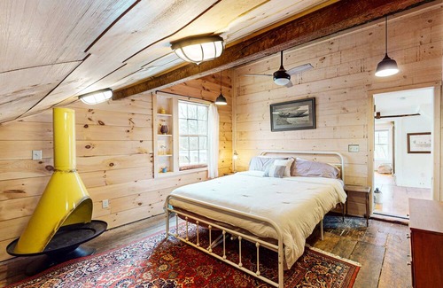 South Bristol Casa | Rustic Cabin with Serene Family-Friendly Amenities