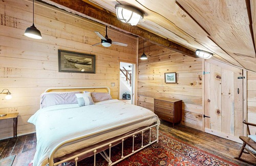 South Bristol Casa | Rustic Cabin with Serene Family-Friendly Amenities
