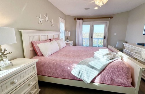 Corolla Casa | Ocean Front + Sound Views in Pine Island! Saltwater Pool & Direct Beach Access