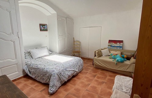 Jouques Casa | Maison de Campagne Spacieuse et Calme Avec Piscine
