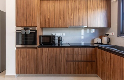 Kato Polemidia Apartamento | Kyvelis I - Three Bedroom Apartment, Sleeps 4
