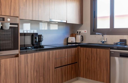 Kato Polemidia Apartamento | Kyvelis I - Three Bedroom Apartment, Sleeps 4
