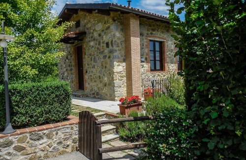 Camporgiano Casa | Wonderful private villa for 8 guests with private pool, WIFI, TV, panoramic view and parking
