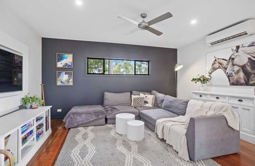 Mudgeeraba Casa | Summerhill House is a family home nestled amongst the trees with epic hinterland sunset views
