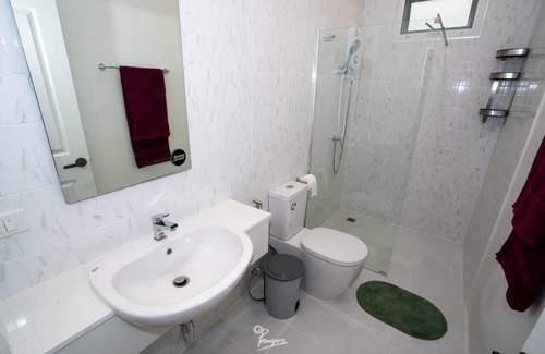 Kanchanaburi Casa | Modern home in Kanchanaburi set in beautiful riverside spa resort