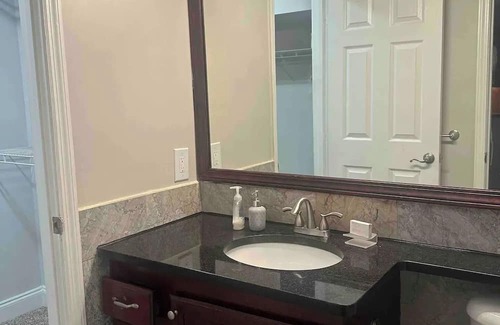 Lindbergh Apartamento | Lux Modern Apt Near Lenox Mall