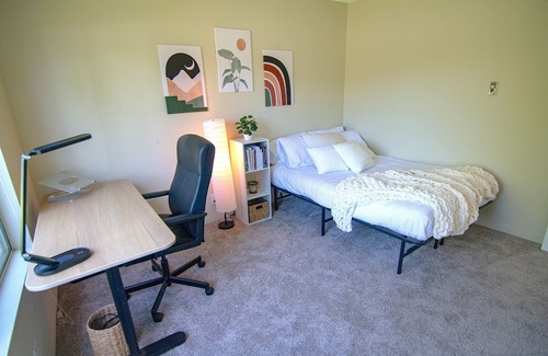 Upper East Apartamento | Cozy two bedroom apartment in Downtown Santa Barbara - Walk to anywhere!