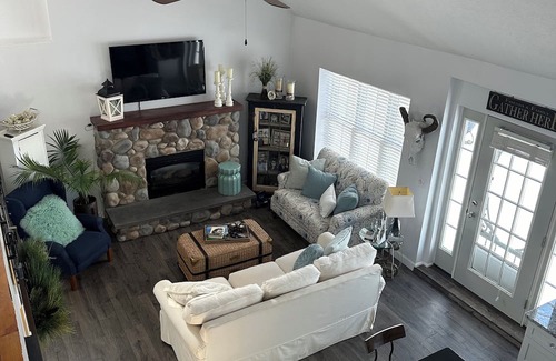Crystal Cabaña | A beautiful cottage located in the lake in Crystal, MI
