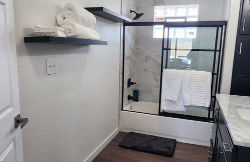 Marsland Cabina | Relaxing Ranch Retreat, Pet Friendly, privacy and perfect get away!