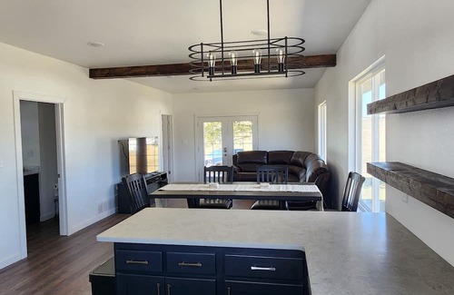 Marsland Cabina | Relaxing Ranch Retreat, Pet Friendly, privacy and perfect get away!