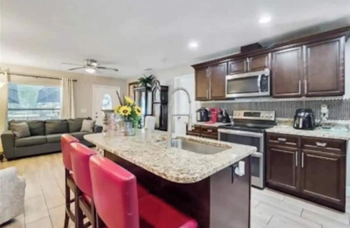 Campbell Casa | Gated Residence near Disney w/hot tub- Boats & RV' are welcome