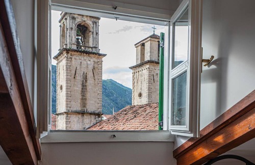 Kotor Old Town Apartamento | 3 Bedroom Duplex Apartment with Magnificent View over St Tripun Cathedral