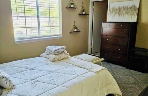 Mobile Condominio | Come Stay at Layla’s Haven in Mobile