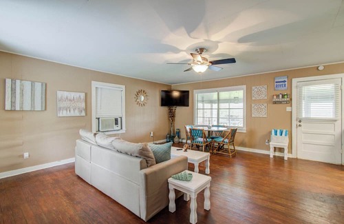 Wild Peach Village Casa | Cozy 1Bd/1Ba Waterfront Escape!