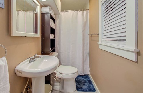 Wild Peach Village Casa | Cozy 1Bd/1Ba Waterfront Escape!