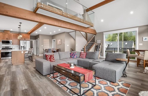 Hope Casa | Escape to Serenity: Lake Retreat with Majestic Mountain Views!
