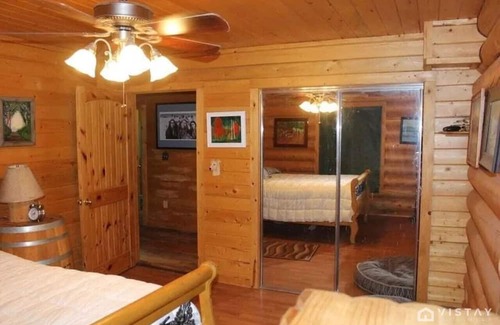 Mammoth Creek Cabina | Vista Lago - with Lake Access!
