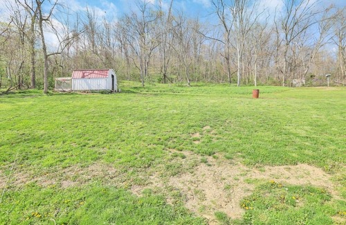 Laurelville Cabaña | Cozy County Cottage Conveniently located in Laurelville Ohio.
