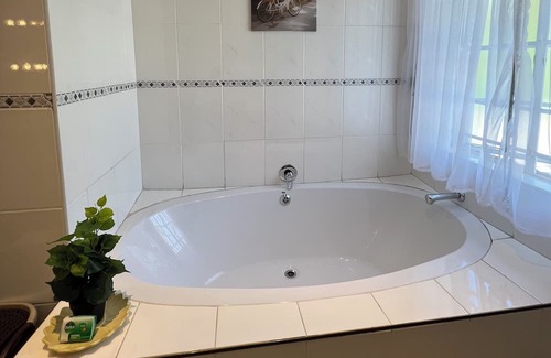 Mbabane Cama Y Desayuno | The Silver Gates Bed and Breakfast
