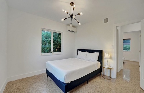 River Oaks Casa | Luxe 4BR Home with Heated Salt-Water Pool, BBQ Haven & Game Room