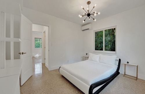 River Oaks Casa | Luxe 4BR Home with Heated Salt-Water Pool, BBQ Haven & Game Room