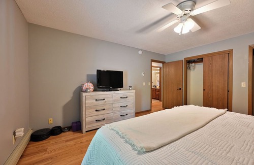 Trego Cabina | Well-appointed and comfortable retreat on Silver Lake - 2 hour drive to Minneapolis
