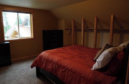 Loon Lake Cabaña | Private Cottage in the woods, between Loon and Deer Lake, overlooking the meadow