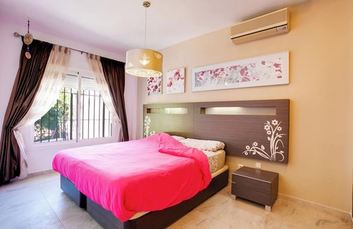 La Gaspara Casa | Holiday Home 'Chalet Calancha' with Mountain View, Wi-Fi and Air Conditioning