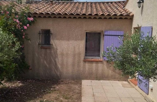 Rocbaron Apartamento | Joli Studio Avec Piscine Plein de Charme en Provence Verte !