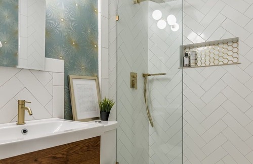 Waldron Casa | Restoration Retreat Corporate and Transitional; Pet Friendly!