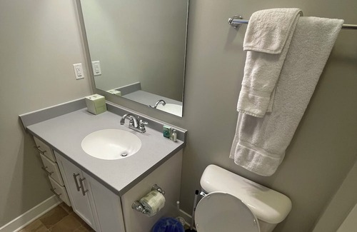 Carmel Apartamento | Carmel Apt! 729 square feet!
