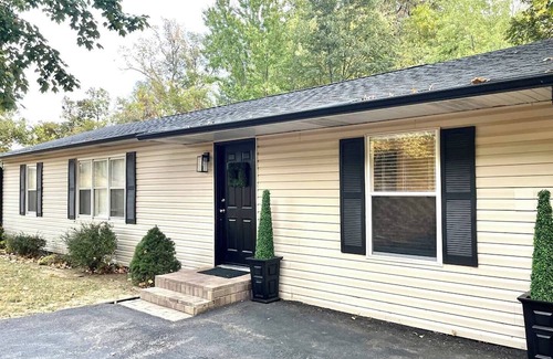 Grayridge Casa | Cozy home located at Hidden Trails Country Club