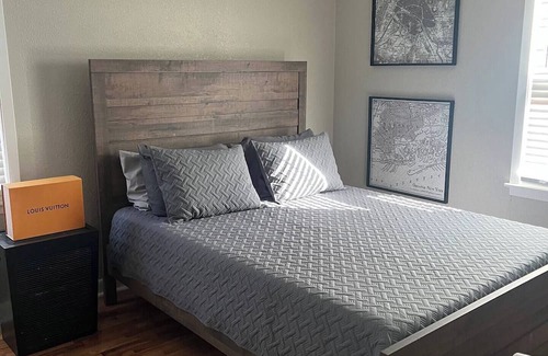 Grayridge Casa | Cozy home located at Hidden Trails Country Club