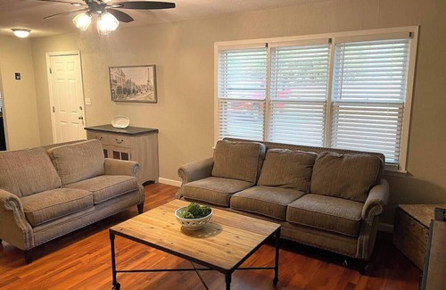 Grayridge Casa | Cozy home located at Hidden Trails Country Club