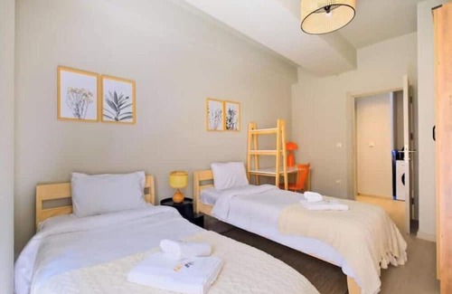 Serdivan Apartamento | Vista - Stunning Chic 2BR Apt w/ Terrace