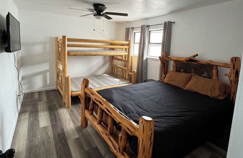 Pampa Casa | The Cowboy Bunkhouse - King, Queen, Full/Twin Bunkbed
