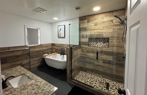 Pampa Casa | The Cowboy Bunkhouse - King, Queen, Full/Twin Bunkbed