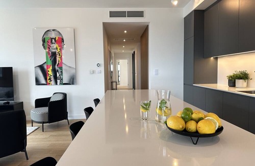 Mirow Apartamento | Prestige Grzybowska | Air-Conditioning | Parking | For 10 | Near Rondo ONZ | 4 Bedrooms