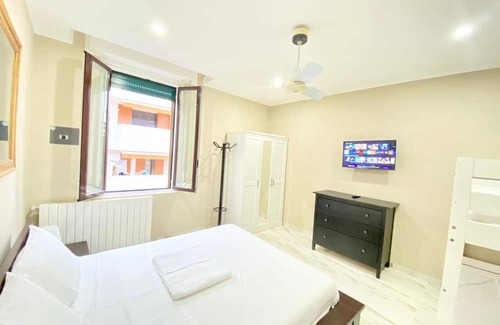 Milan Apartamento | Modern, between Metro and Linate Airport