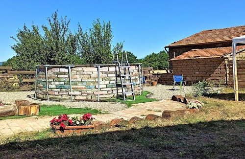 Acquapendente Casa | Pergolino vacation home with pool for exclusive use, in the countryside