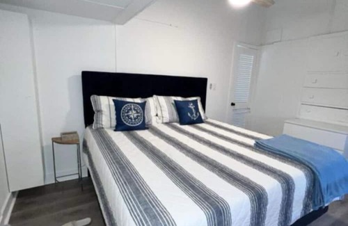 Ocean Beach III Cabaña | Waterfront Beach Cottage in Lavallette
