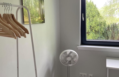 Schnelsen Casa | Cozy room in a beautiful home with easy access to anywhere in the city.