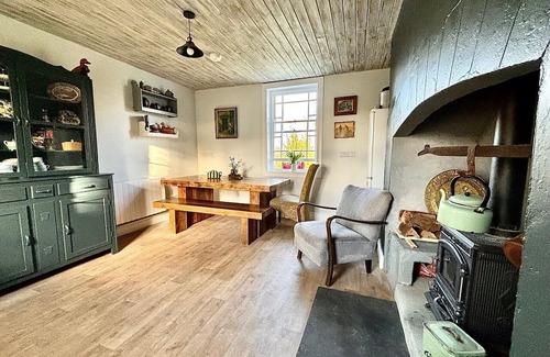 Kilkeedy Otro | Traditional Farmhouse in the heart of the Burren National Park. Pet friendly.