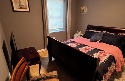 Forest Hill Apartamento | Minutes away from branch brook park and 15 minutes away from Newark airport.