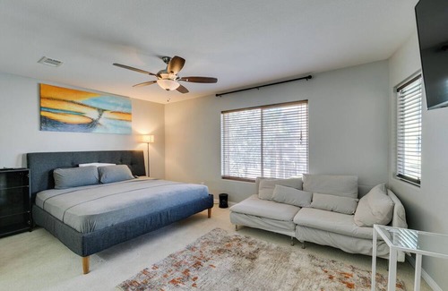 Las Vegas Casa | 4 Story Desert Oasis 15 mins from Las Vegas strip
