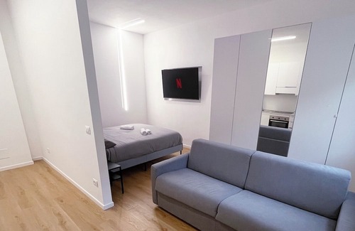 Precotto Apartamento | Apartment 'Led House Luxury' with Wi-Fi and Air Conditioning